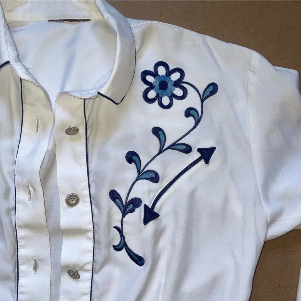 Vintage Embroidered Button Down - Picture 3 of 11